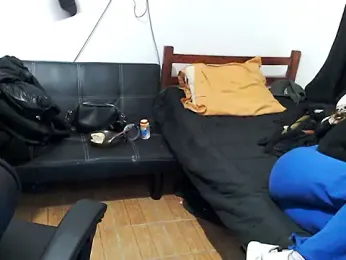 axellrz_ webcam model stream image