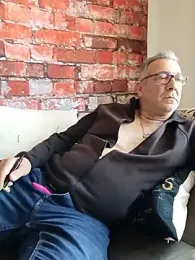 Soloyan webcam model stream image