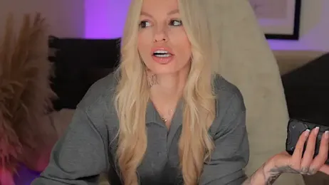 KairaKampen webcam stripchat model stream image