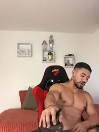 Ezzio_Scolaro webcam stripchat model stream image