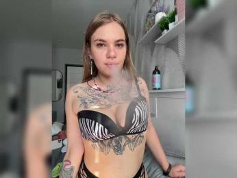 -Tiki-Riki- bongacams stream image