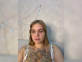 -Tiki-Riki- bongacams stream image