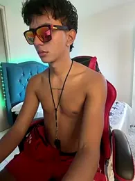 Leonarrrd_01 stripchat stream image