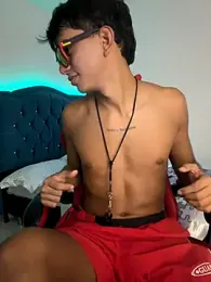 Leonarrrd_01 stripchat stream image