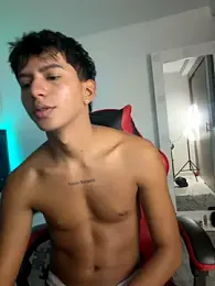 Leonarrrd_01 stripchat stream image