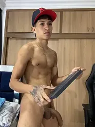 _CamiloBass stripchat stream image, 16.01.2026 21:00