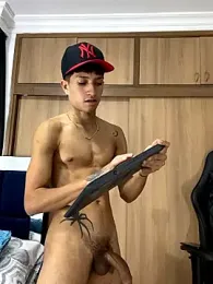 _CamiloBass stripchat stream image, 16.01.2026 21:00
