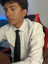 Leonarrrd_01 stripchat stream image