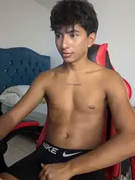 Leonarrrd_01 stripchat stream image