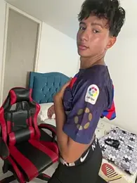 Leonarrrd_01 stripchat stream image