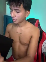 Leonarrrd_01 stripchat stream image