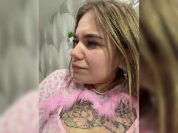 -Tiki-Riki- bongacams stream image